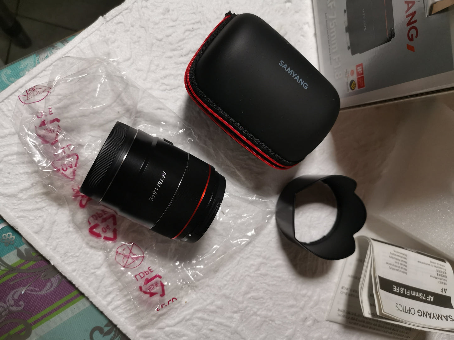 SAMYANG AF 75mm F1.8 pour Sony E neuf + garantie