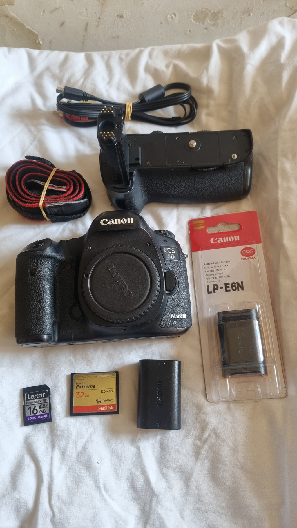 Canon 5d mark iii bon état + grip + garantie