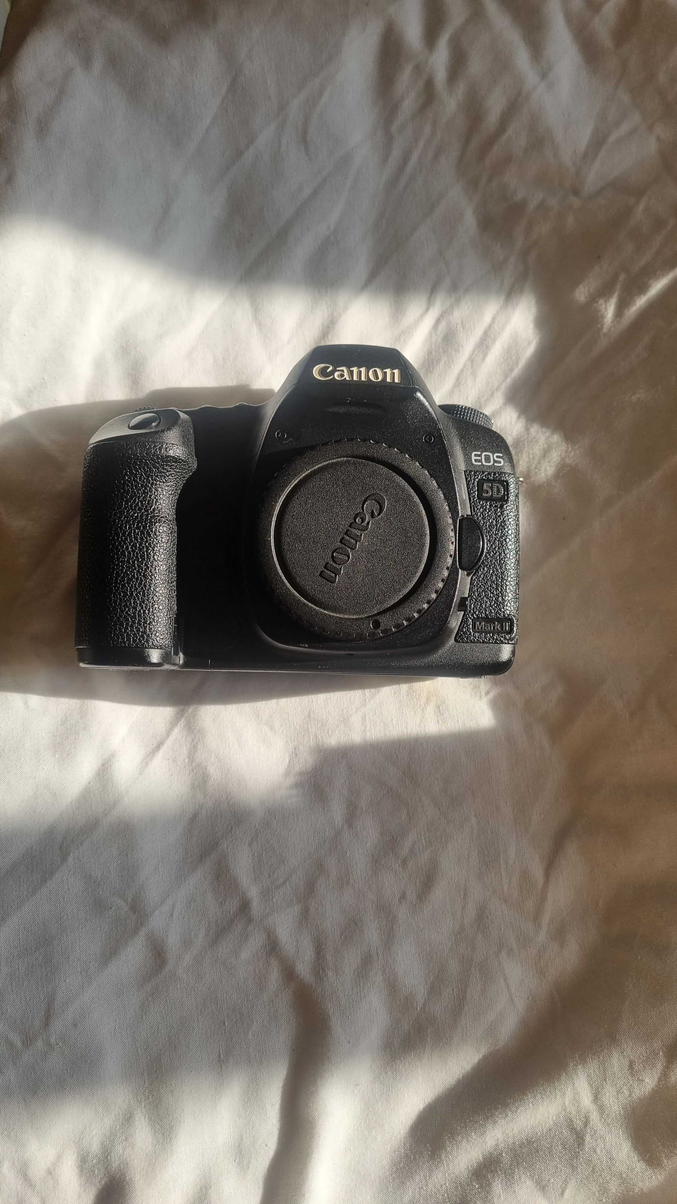 Canon 5d mark ii très bon état + grip + garantie