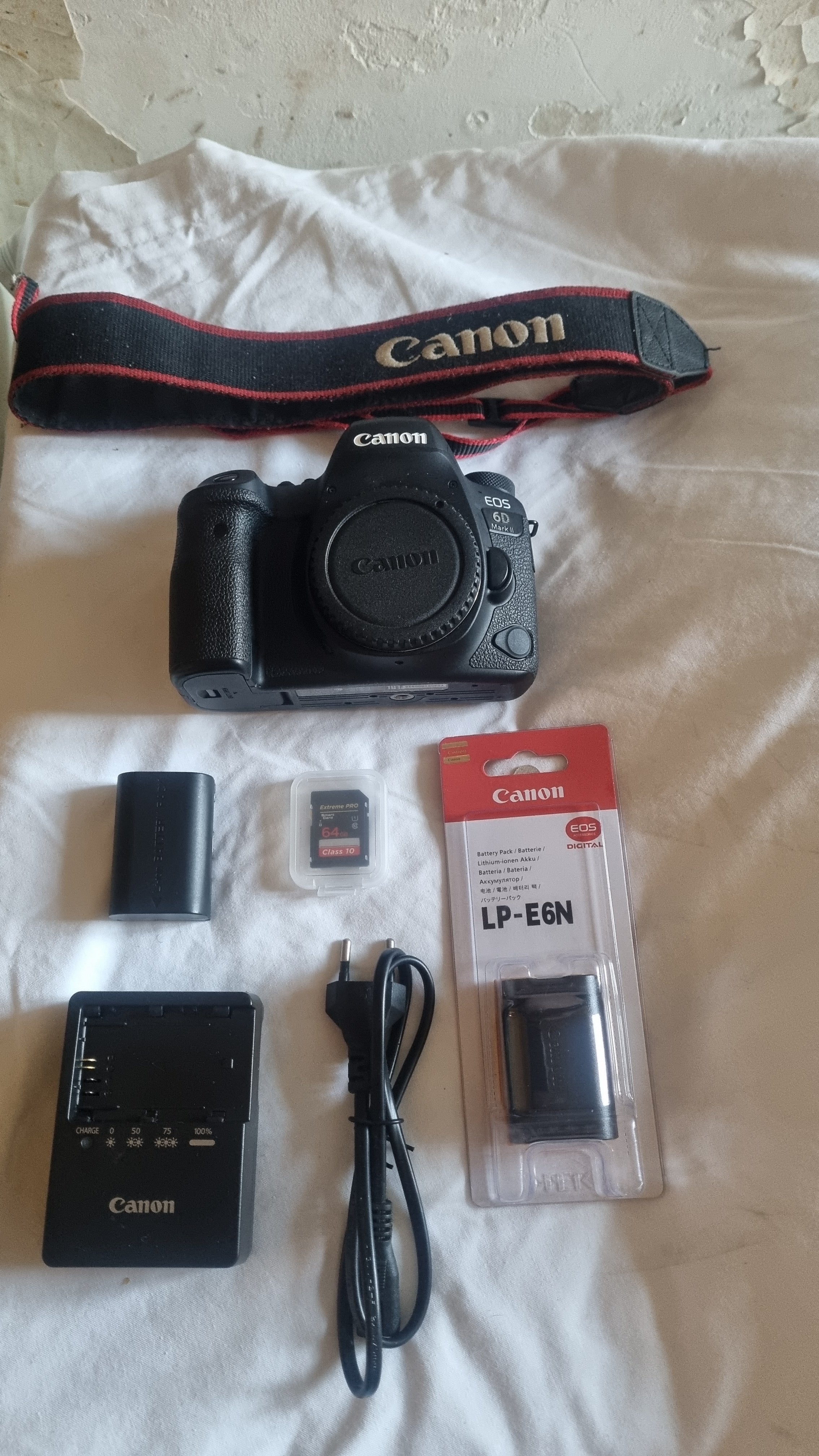 Canon 6d mark ii très bon état (30 000 decl) + garantie