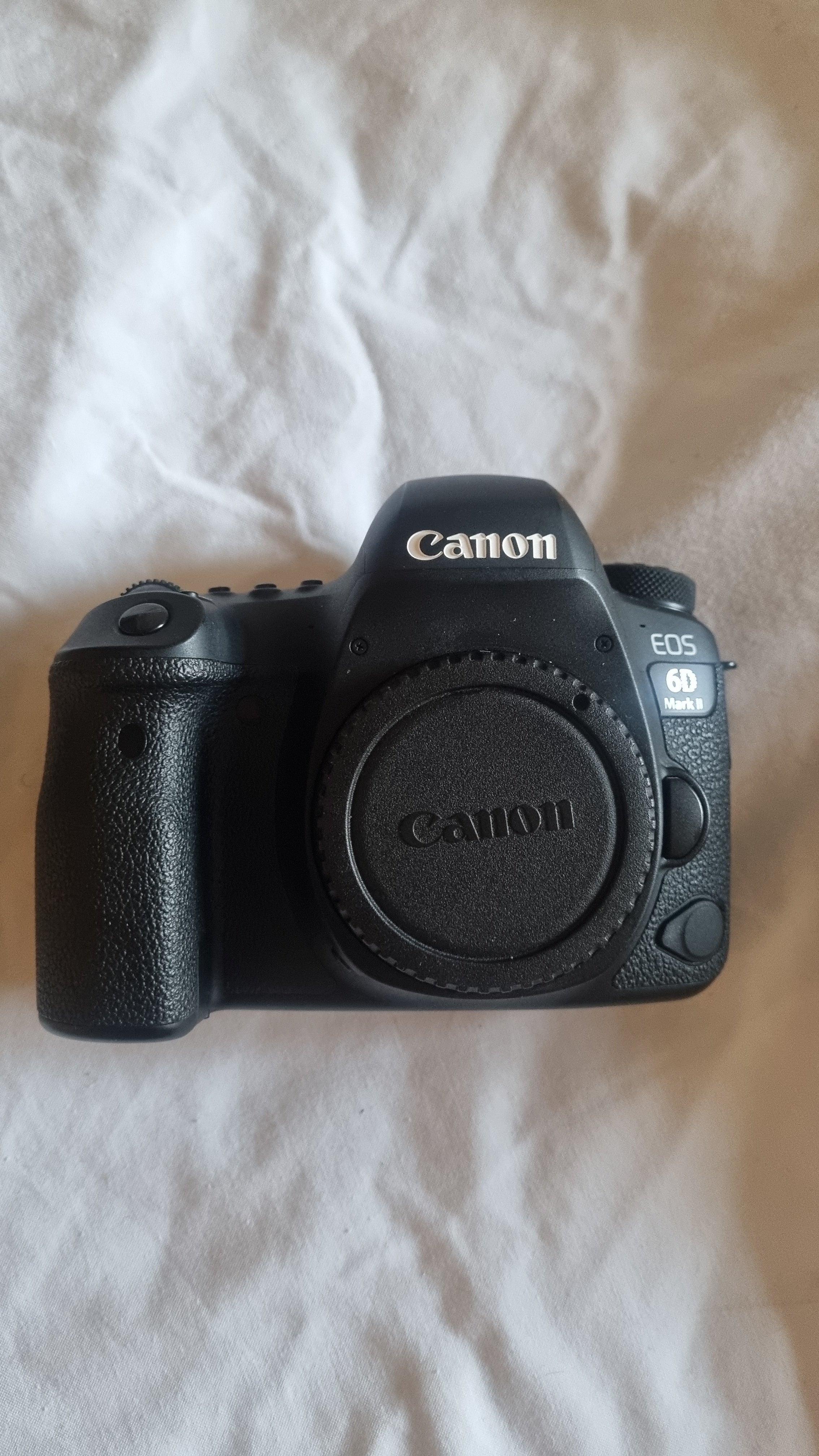Canon 6d mark ii très bon état (30 000 decl) + garantie