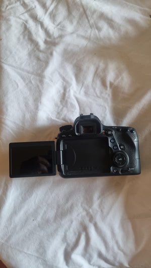 Canon 6d mark ii très bon état (30 000 decl) + garantie