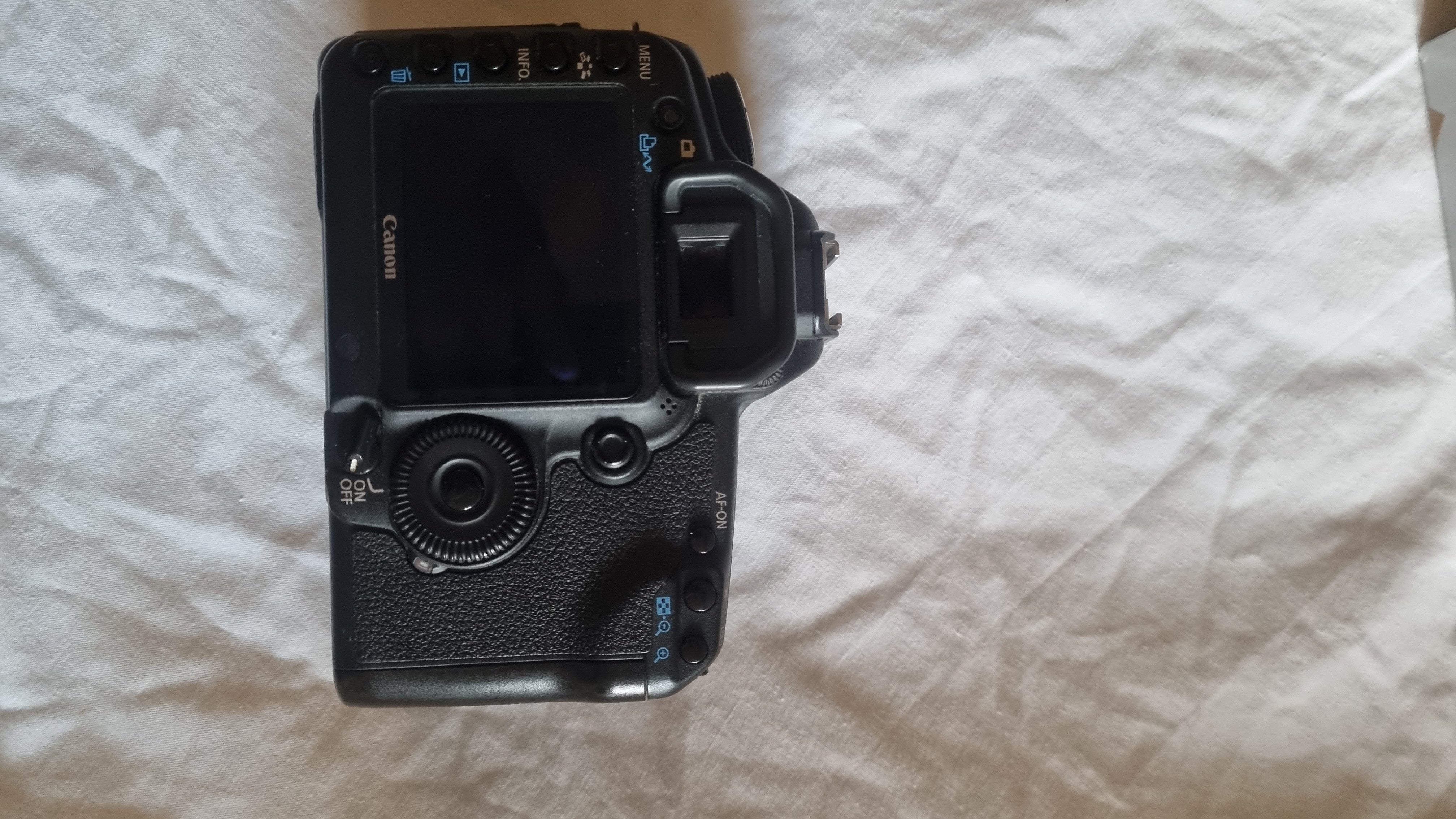 Canon 5d mark ii état neuf 13 000 décl + grip + garantie