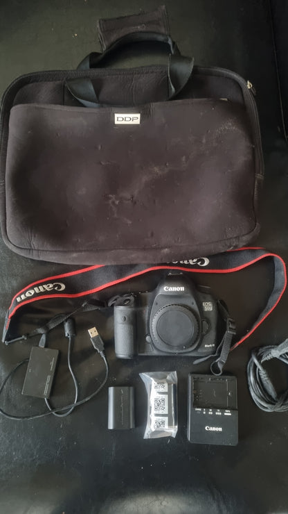 Canon 5d mark iii très bon état + garantie