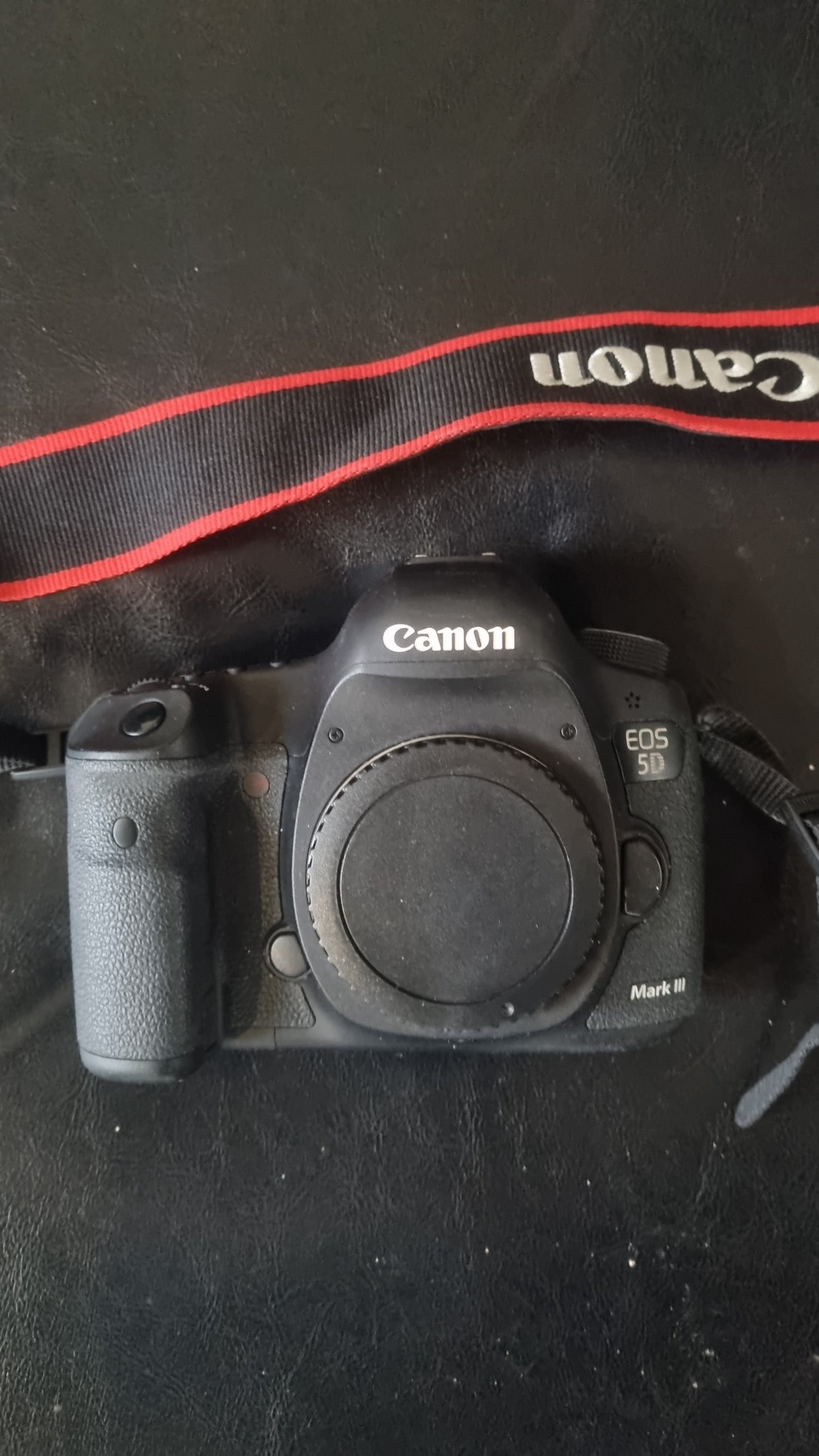 Canon 5d mark iii très bon état + garantie