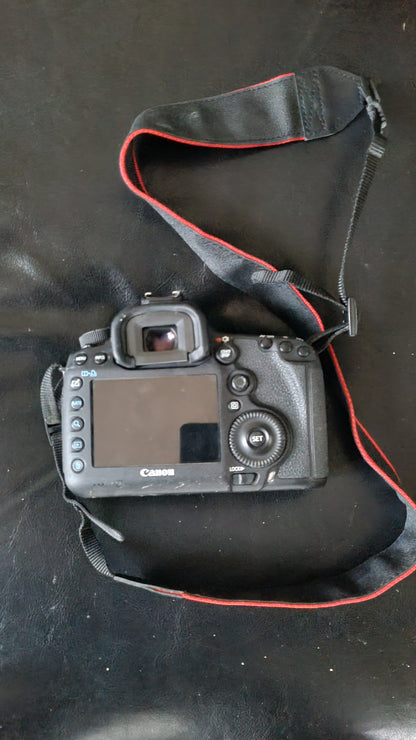 Canon 5d mark iii très bon état + garantie