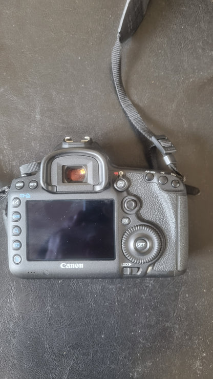 Canon 5d mark iii très bon état + garantie