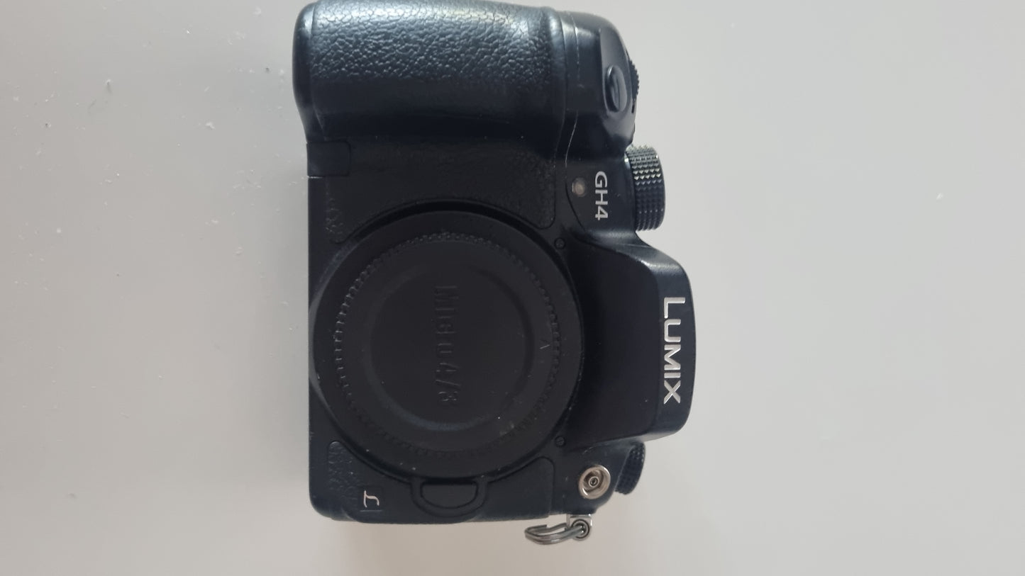 PANASONIC LUMIX GH4 bon état + garantie