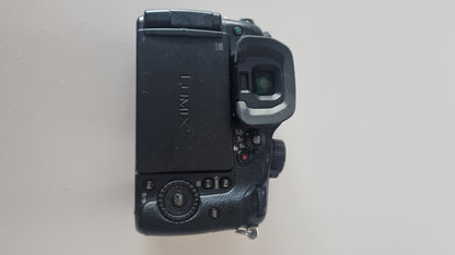 PANASONIC LUMIX GH4 bon état + garantie