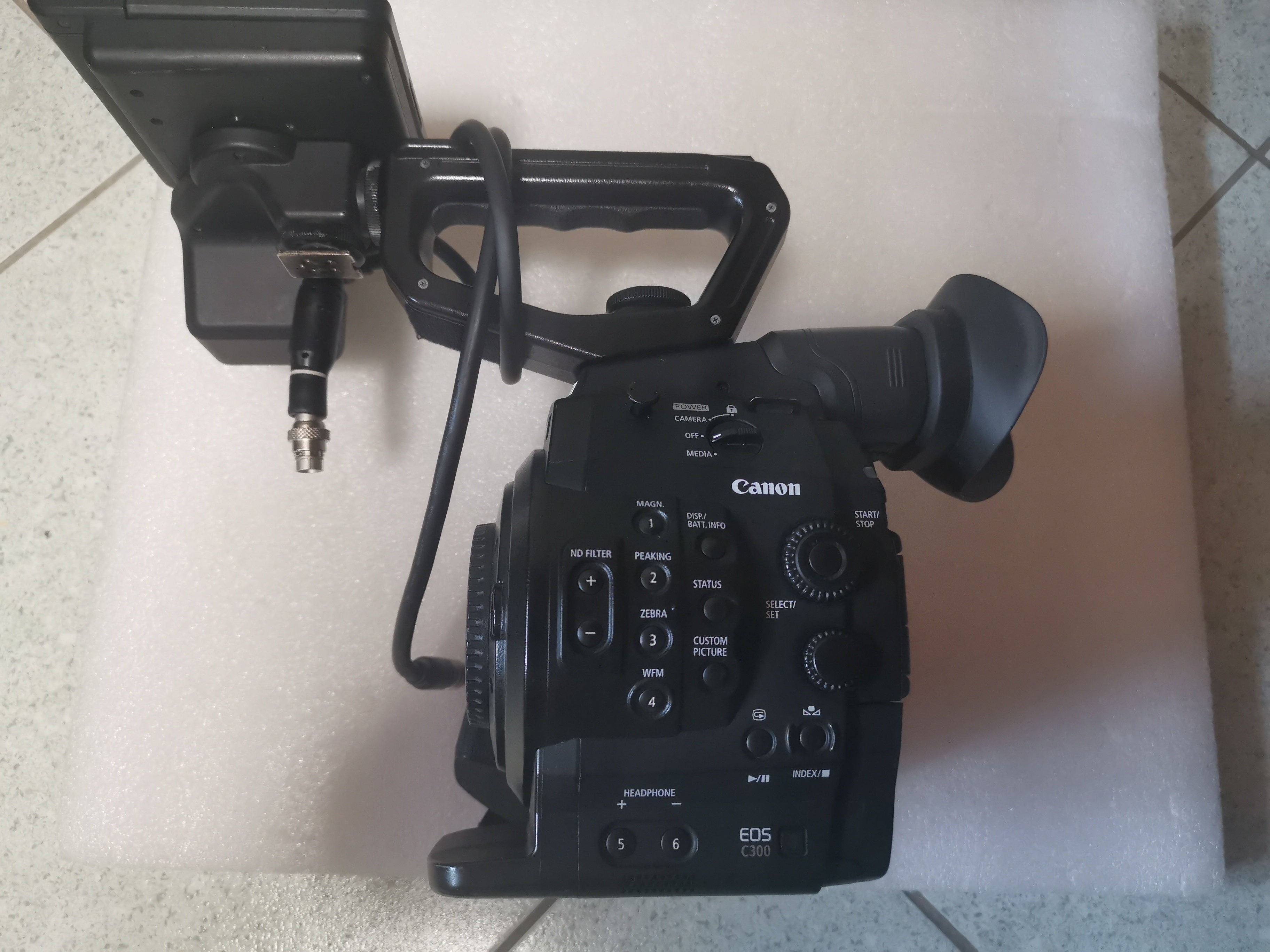 Canon C300 très bon état 1200H + garantie
