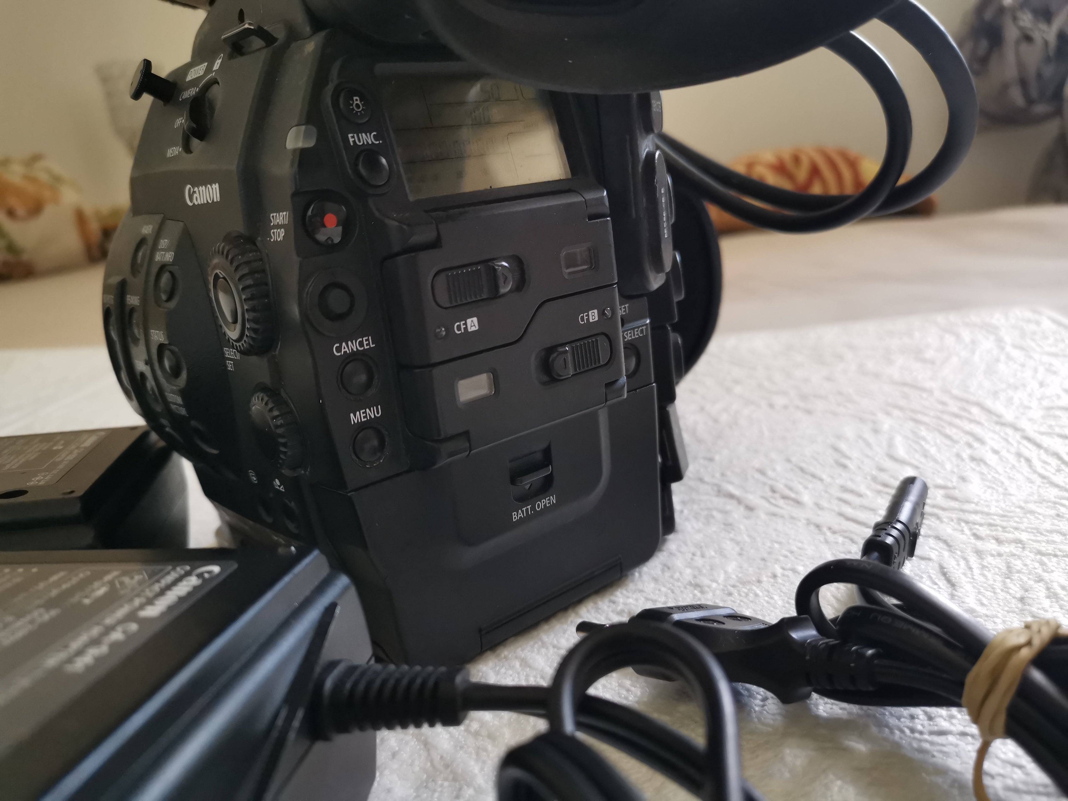 Canon C300 très bon état 1200H + garantie