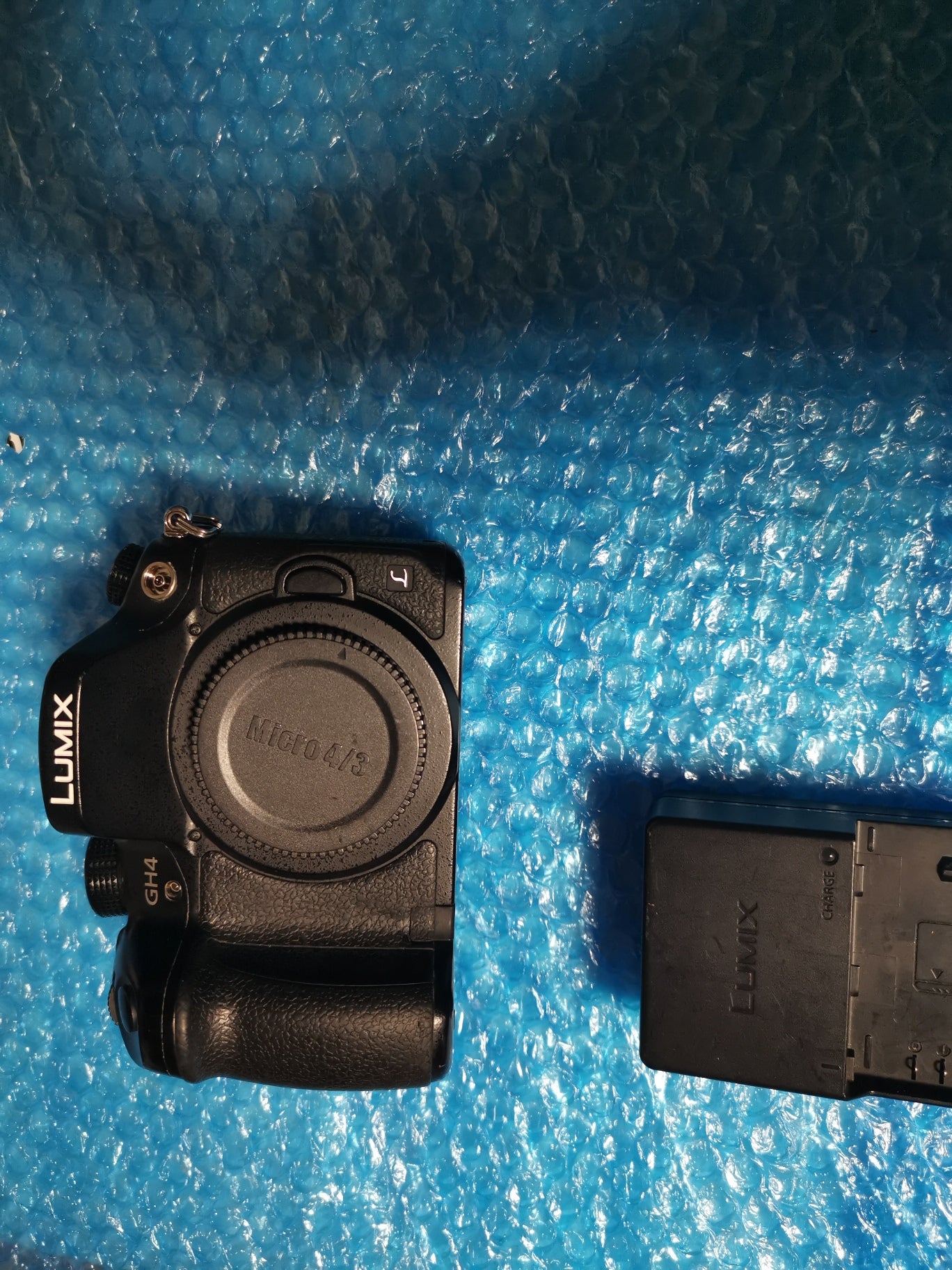 PANASONIC LUMIX GH4 bon état + garantie