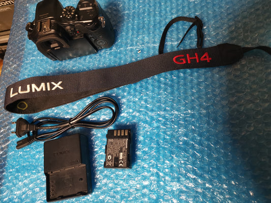 PANASONIC LUMIX GH4 bon état + garantie