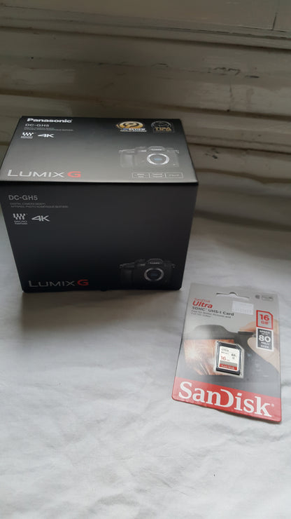 Panasonic Lumix GH5 new + warranty