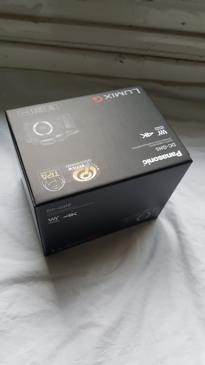 Panasonic Lumix GH5 new + warranty