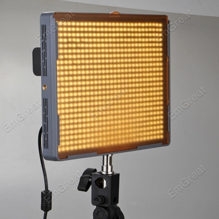 Kit LED Aputure Amaran haute qualité 2x spot HR672W + 1x spot HR672S + trépied CRI95 + télécommande